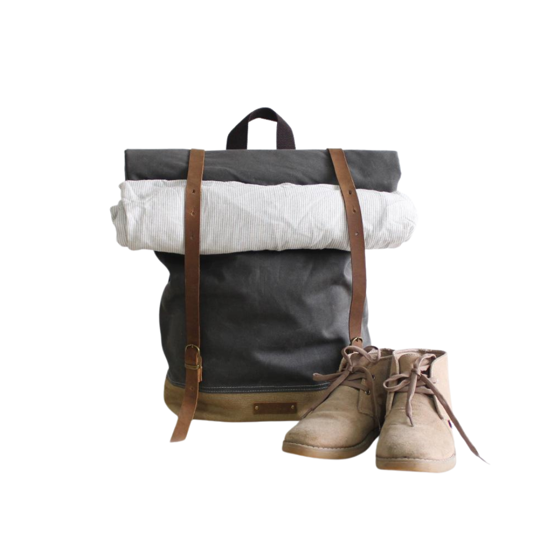 Mochila gris de cuero de lona minimalista hecha a mano